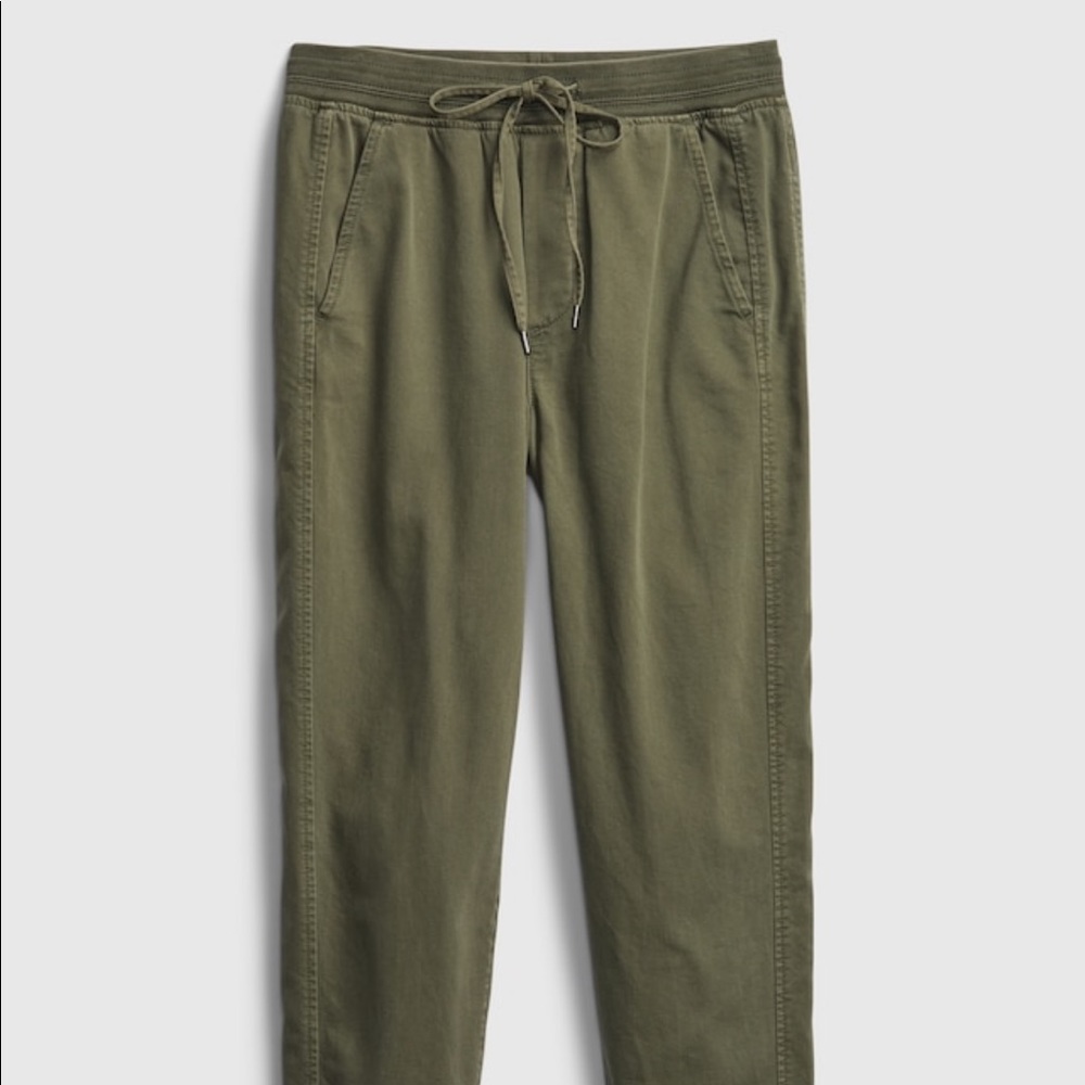 New with tags gap green joggers